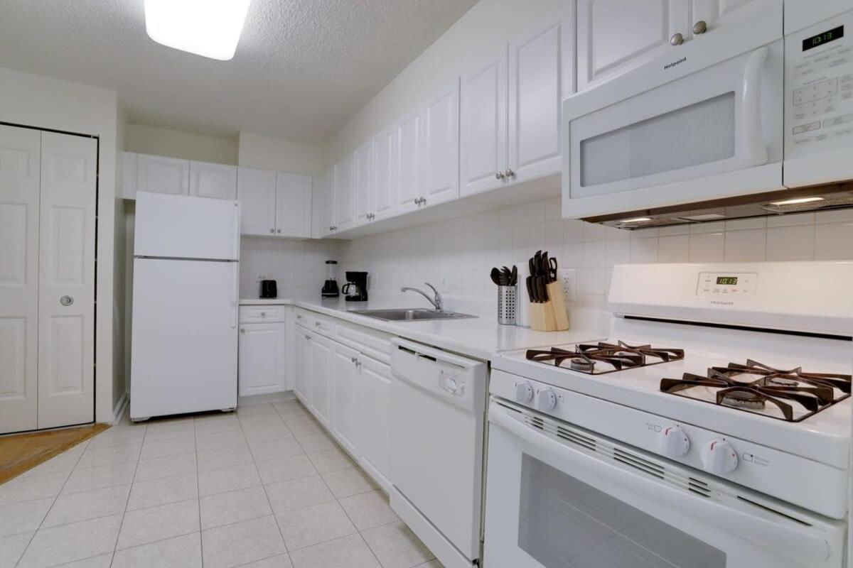 Apartment Near To Metro Station At Crystal Arlington