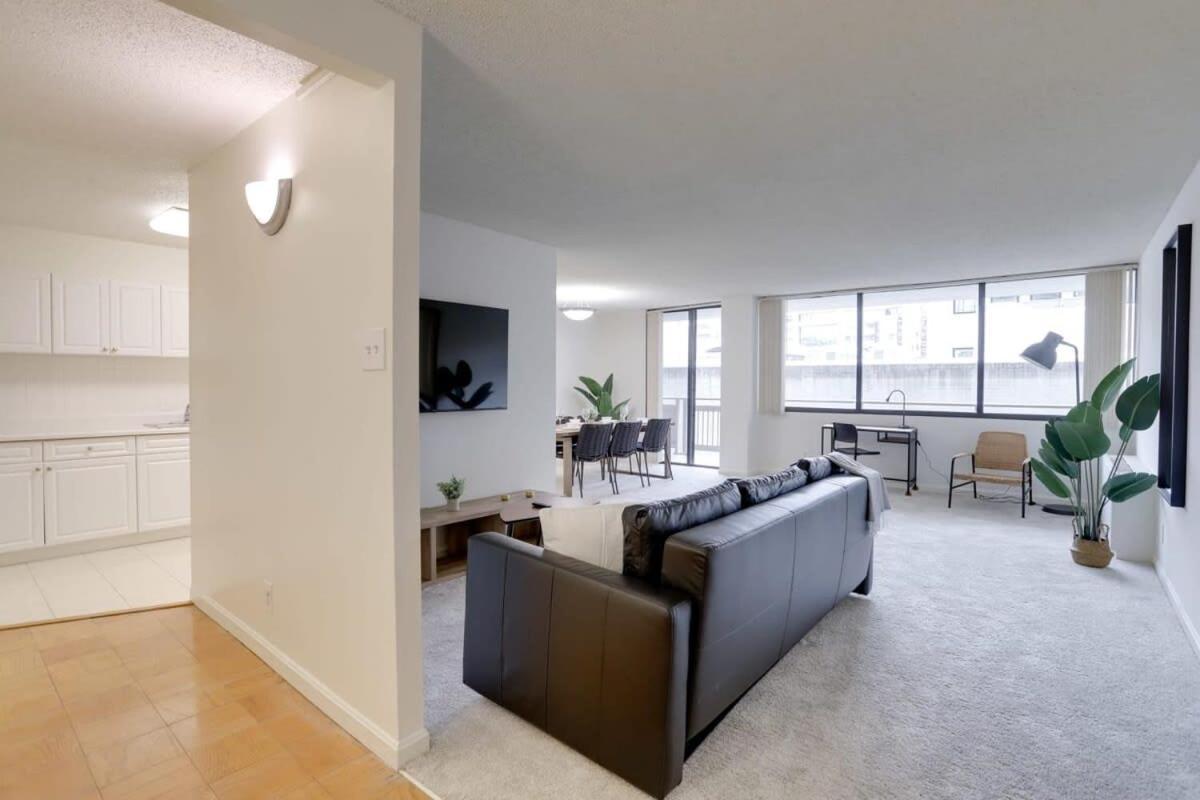 Near To Metro Station At Crystal Apartment Arlington
