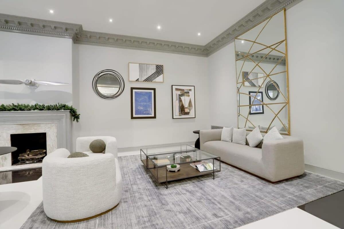 Apartment Near To Metro Station At Crystal Arlington